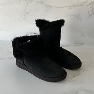 Uggs Womens Black fold able